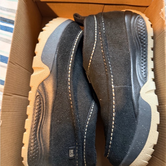 Nike ACG IZY Size 9